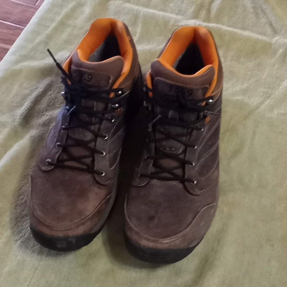 New Balance Hiking boots model 1569